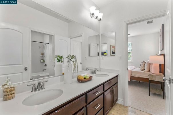 Bathroom, Dual Sink Vanities, Interior