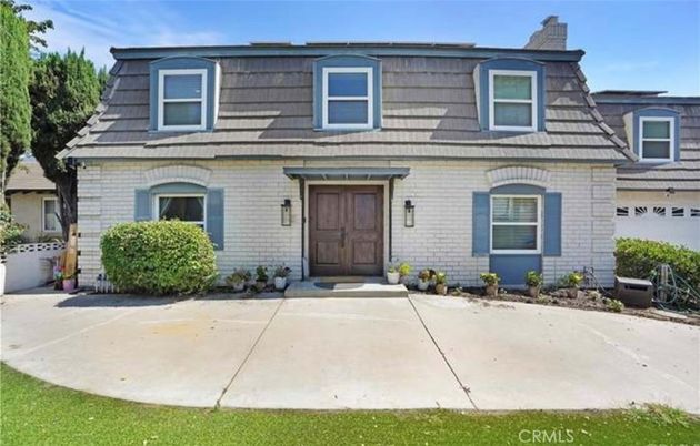 Attached, Exterior, Facade, Brick Facade, Cape Cod