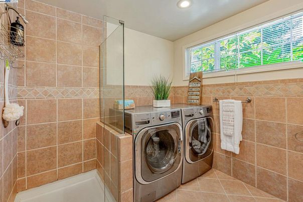 Bathroom, Interior, Recessed Lighting, Washer