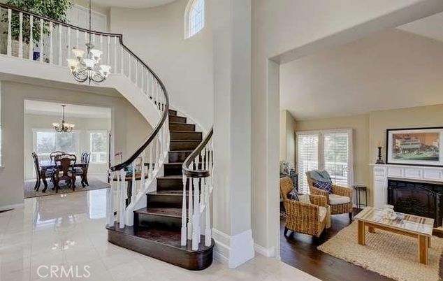 Chandelier, Dining room, Fireplace, Interior, Wood Texture Flooring