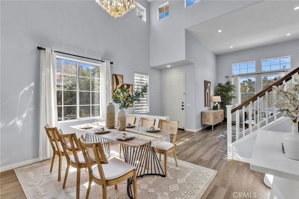 Chandelier, Dining room, Interior, Recessed Lighting, Wood Texture Flooring
