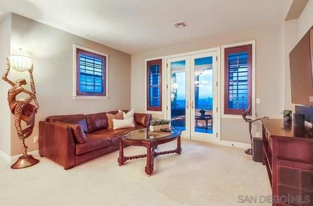 Interior, Living room, Water