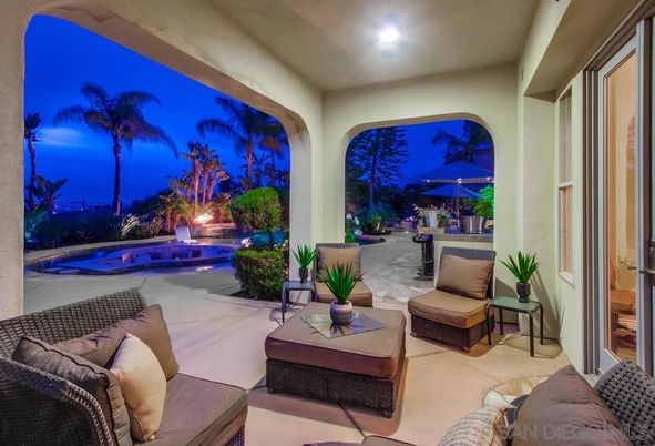 Exterior, Pool, Recessed Lighting