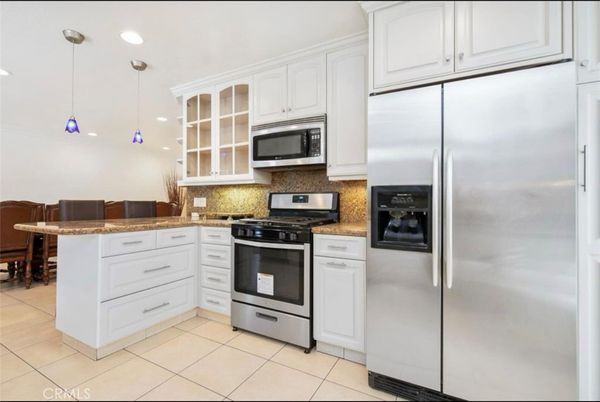 Dining room, Interior, Kitchen, Pendant Lights, Recessed Lighting, Stainless Steel Appliances