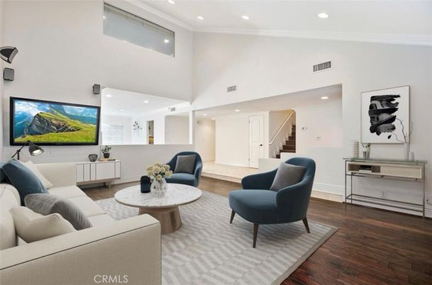 Interior, Living room, Recessed Lighting, Wood Texture Flooring