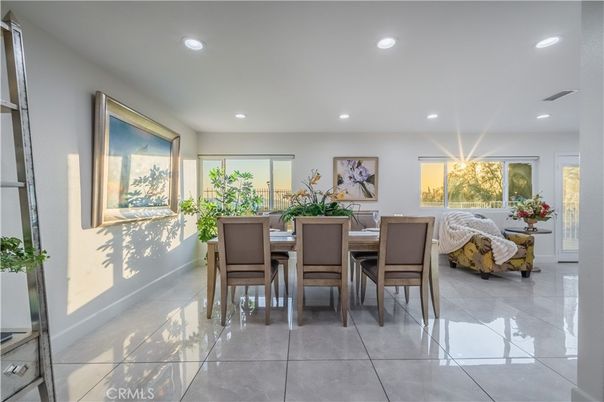 Dining room, Interior, Recessed Lighting