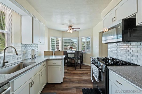 Dining room, Interior, Kitchen, Stainless Steel Appliances, Wood Texture Flooring