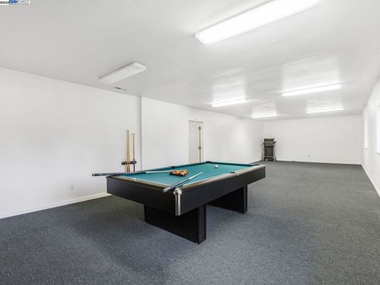 Billiard Table, Game Room, Interior