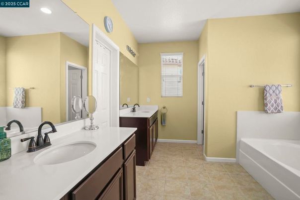 Bathroom, Dual Sink Vanities, Interior, Recessed Lighting