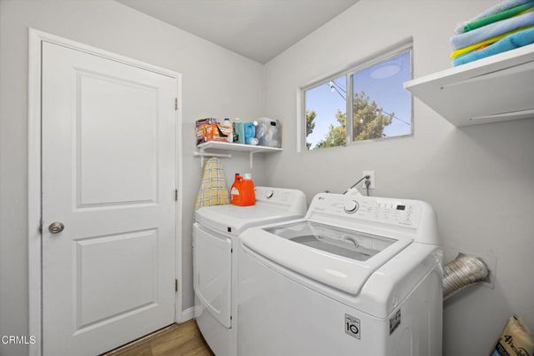 Interior, Washer, Wood Texture Flooring