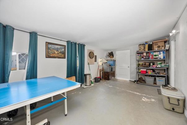 Game Room, Interior