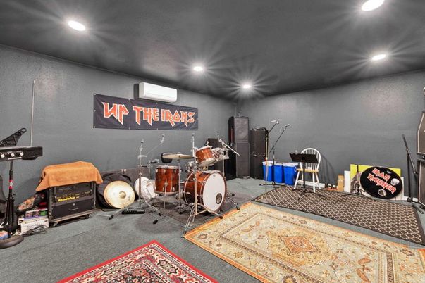 Fitness Equipment, Interior, Recessed Lighting