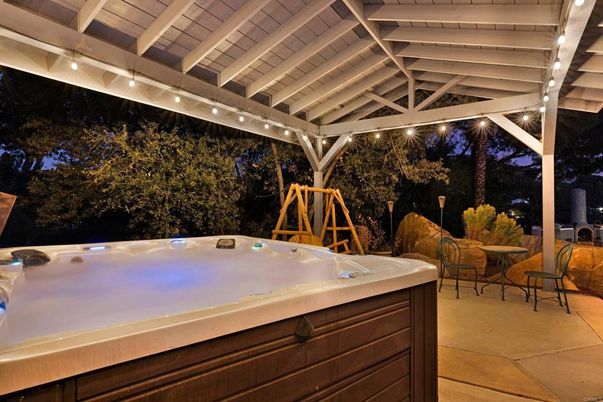Exterior, Hot Tub