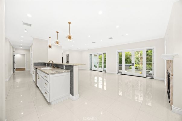 Fireplace, Interior, Kitchen, Pendant Lights, Recessed Lighting