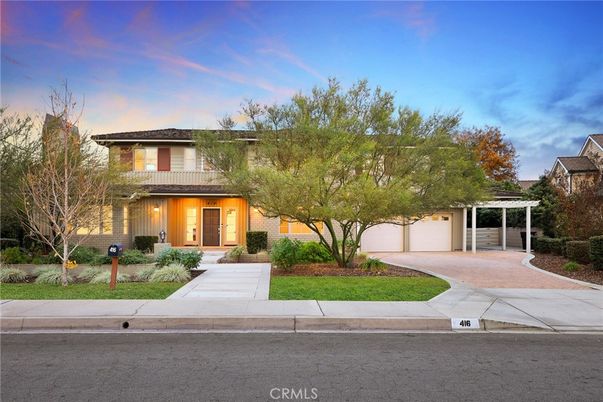 Attached, Exterior, Facade, Mediterranean
