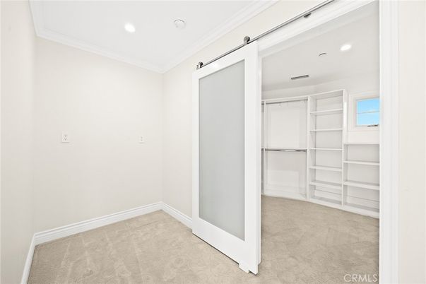 Empty room, Interior, Recessed Lighting, Walk-in Closets