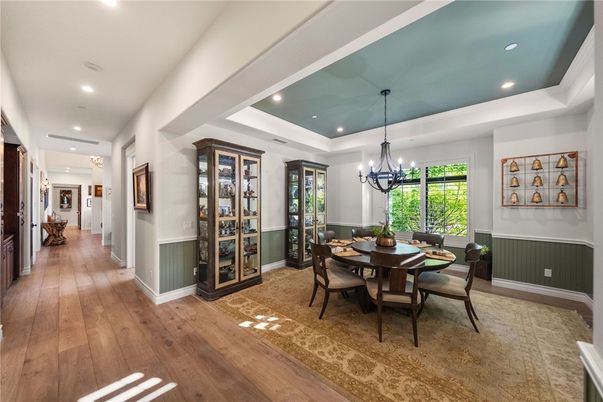 Chandelier, Dining room, Interior, Recessed Lighting, Wood Texture Flooring