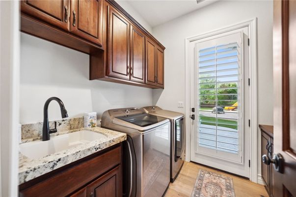 Interior, Washer, Wood Texture Flooring