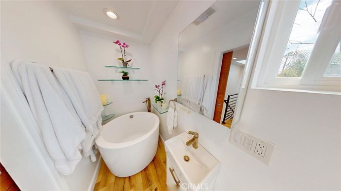 Bathroom, Free Standing Baths, Interior, Recessed Lighting, Wood Texture Flooring