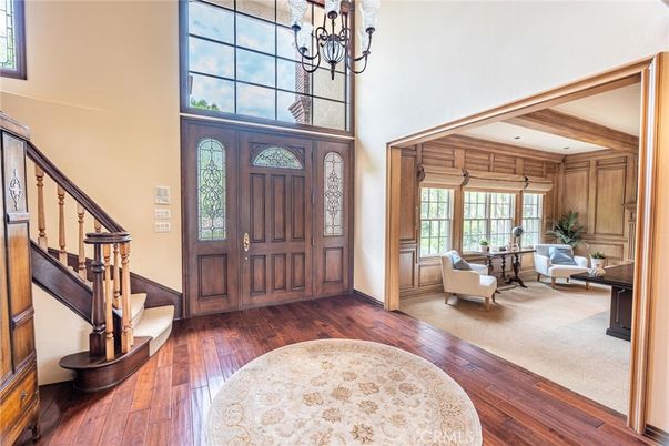 Chandelier, Interior, Wood Texture Flooring