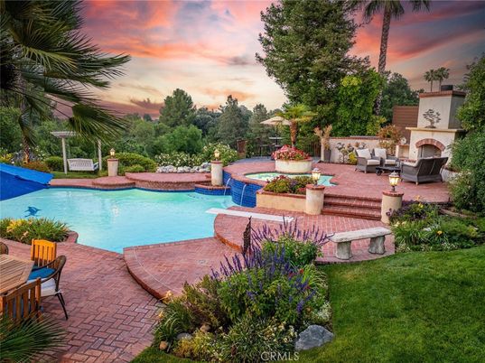 Exterior, Fireplace, Pool