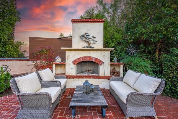 Exterior, Fireplace