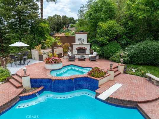 Exterior, Fireplace, Pool