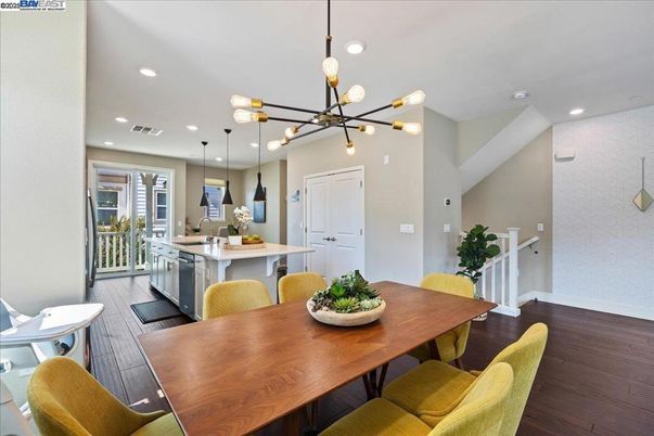 Dining room, Interior, Kitchen, Pendant Lights, Recessed Lighting, Wood Texture Flooring