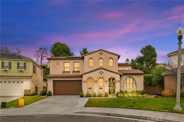 Attached, Exterior, Facade, Mediterranean