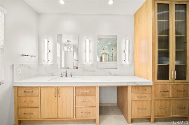 Bathroom, Dual Sink Vanities, Interior, Recessed Lighting