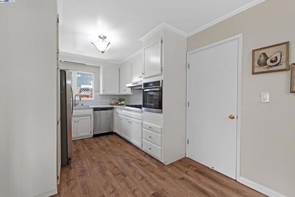 Interior, Kitchen, Stainless Steel Appliances, Wood Texture Flooring