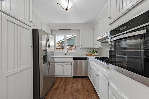 Interior, Kitchen, Stainless Steel Appliances, Wood Texture Flooring