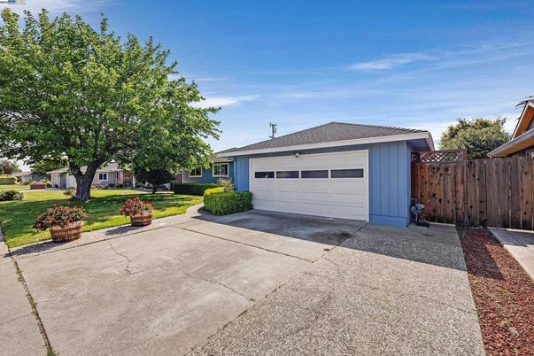 Backyard, Detached Garage, Exterior