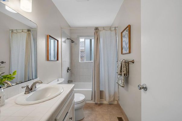 Bathroom, Interior, Tile Countertops