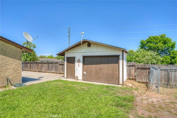 Backyard, Detached Garage, Exterior