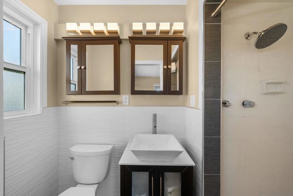 Bathroom, Dual Sink Vanities, Interior