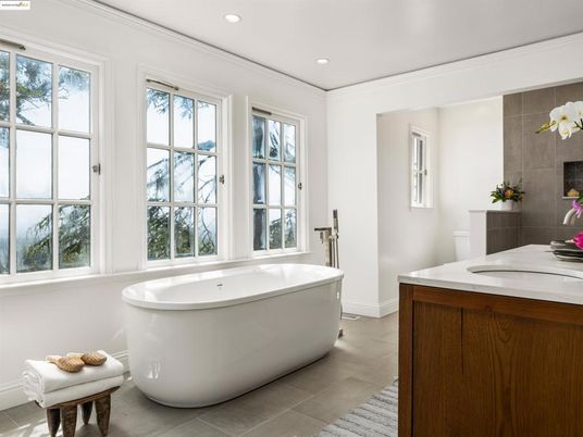 Bathroom, Dual Sink Vanities, Free Standing Baths, Interior, Recessed Lighting