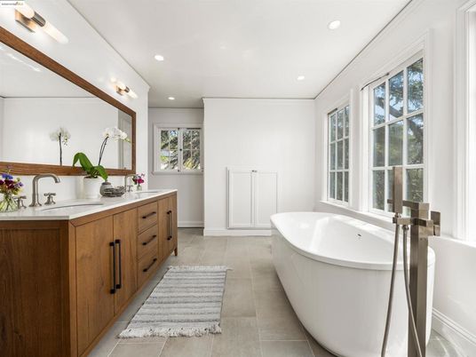 Bathroom, Dual Sink Vanities, Free Standing Baths, Interior, Recessed Lighting