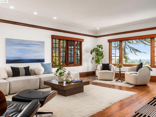 Interior, Living room, Recessed Lighting, Water, Wood Texture Flooring