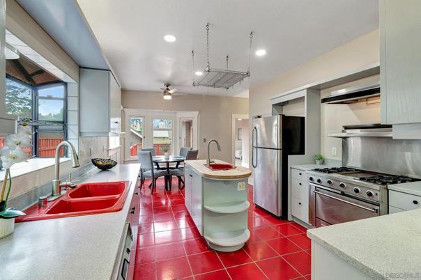 Dining room, Interior, Kitchen, Recessed Lighting, Stainless Steel Appliances