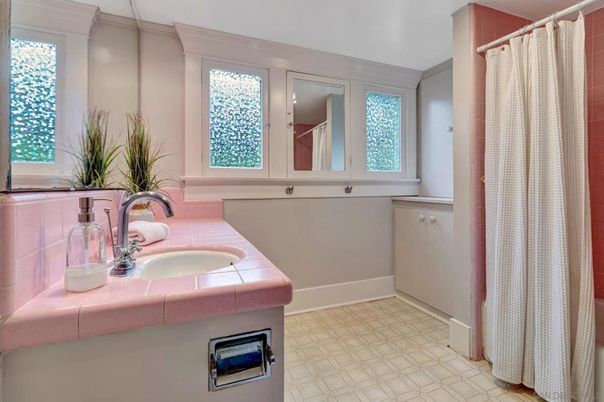Bathroom, Interior, Tile Countertops