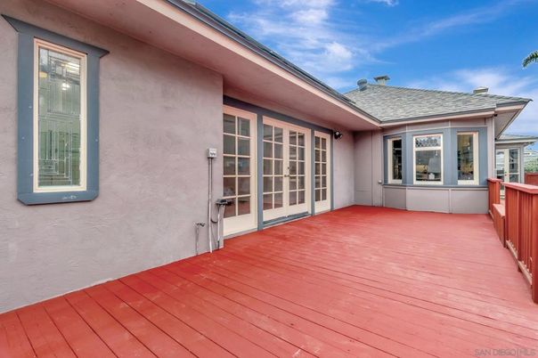 Exterior, Wood Texture Flooring