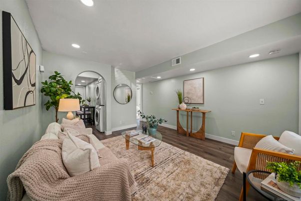 Interior, Living room, Recessed Lighting, Wood Texture Flooring