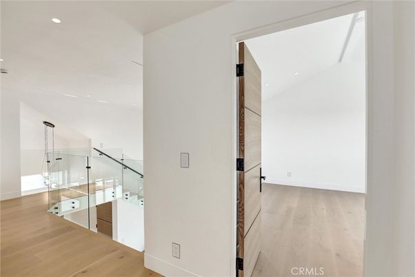 Interior, Pendant Lights, Recessed Lighting, Wood Texture Flooring