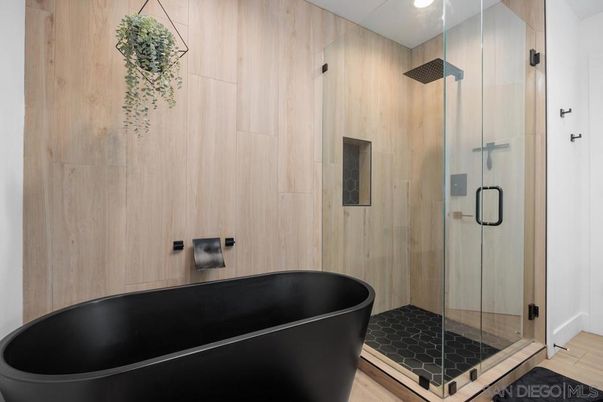 Bathroom, Free Standing Baths, Glass Shower, Interior, Recessed Lighting