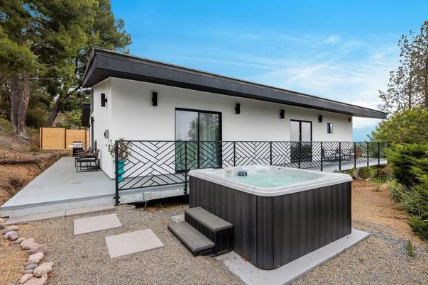 Exterior, Hot Tub