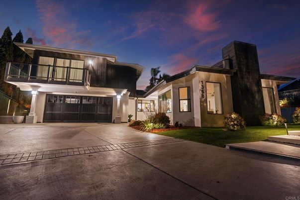 Attached, Exterior, Facade, Modern