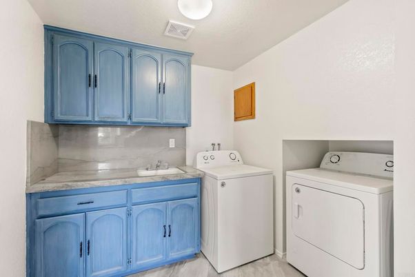 Interior, Washer