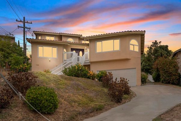 Attached, Exterior, Facade, Mediterranean
