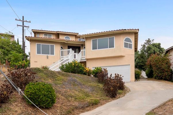 Attached, Exterior, Facade, Mediterranean